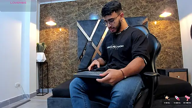 Snapshot of Liam_Kleiin chatting on September 11, 2025, 11:21 am Liam Kleiin online show from September 11, 2025, 11:21 am