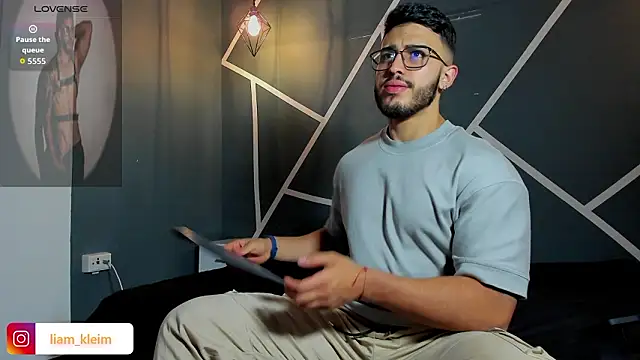 Snapshot of Liam_Kleiin chatting on March 8, 2026, 3:15 pm Liam Kleiin online show from March 8, 2026, 3:15 pm