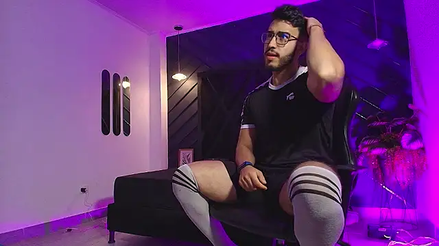 Snapshot of Liam_Kleiin chatting on March 13, 2026, 11:37 am Liam Kleiin online show from March 13, 2026, 11:37 am