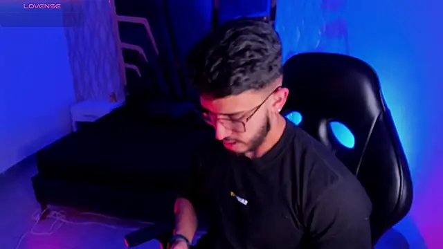 Snapshot of Liam_Kleiin chatting on January 14, 2026, 11:25 am Liam Kleiin online show from January 14, 2026, 11:25 am