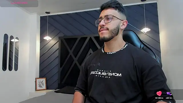 Snapshot of Liam_Kleiin chatting on October 31, 2025, 11:18 am Liam Kleiin online show from October 31, 2025, 11:18 am