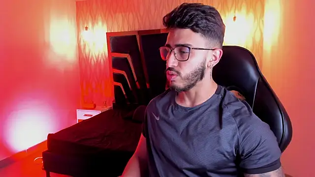 Snapshot of Liam_Kleiin chatting on January 13, 2026, 11:47 am Liam Kleiin online show from January 13, 2026, 11:47 am