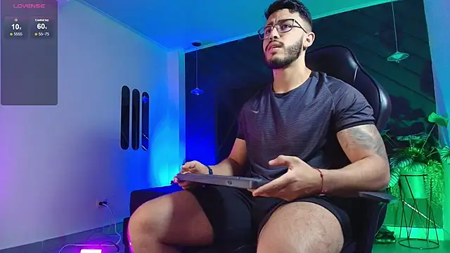 Snapshot of Liam_Kleiin chatting on April 14, 2026, 11:26 am Liam Kleiin online show from April 14, 2026, 11:26 am