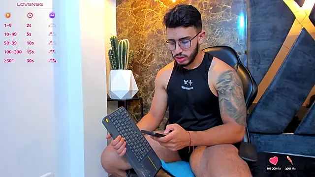 Snapshot of Liam_Kleiin chatting on September 22, 2025, 11:27 am Liam Kleiin online show from September 22, 2025, 11:27 am