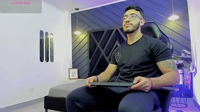 Snapshot of Liam_Kleiin chatting on October 11, 2025, 11:22 am Liam Kleiin online show from October 11, 2025, 11:22 am