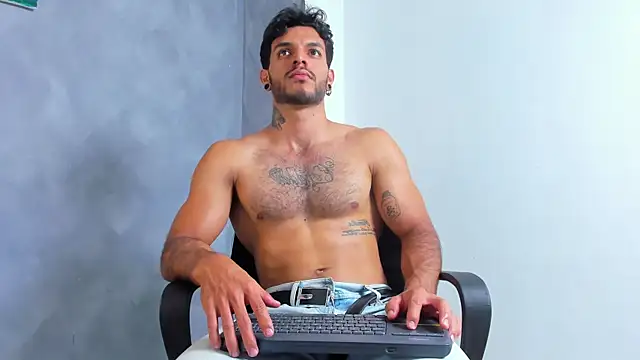 JuanBlade online show from July 28, 2026, 3:21 pm