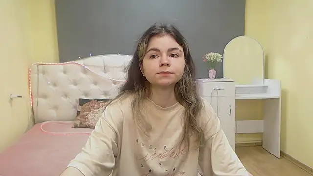 TinaRedly online show from May 11, 2026, 6:05 pm