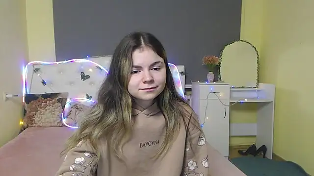 TinaRedly online show from April 23, 2026, 6:53 am