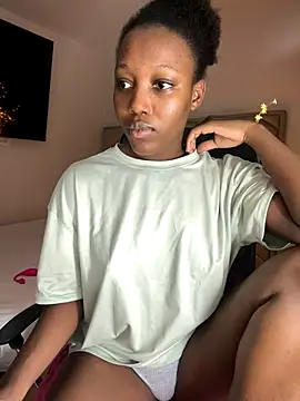 kellya  online show from October 22, 2025, 11:25 pm