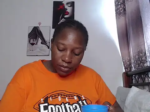 Snapshot of Whimsicalwillow chatting on October 30, 2025, 11:08 am Whimsicalwillow online show from October 30, 2025, 11:08 am