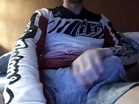 elmerfuddin87 online show from December 15, 2025, 5:57 am