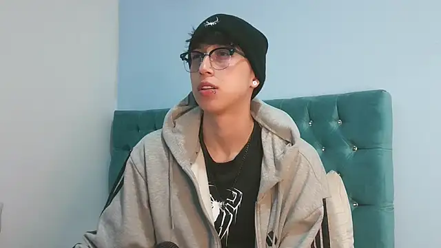 Snapshot of _Thomas_hot_ chatting on April 13, 2026, 8:29 am Thomas hot online show from April 13, 2026, 8:29 am