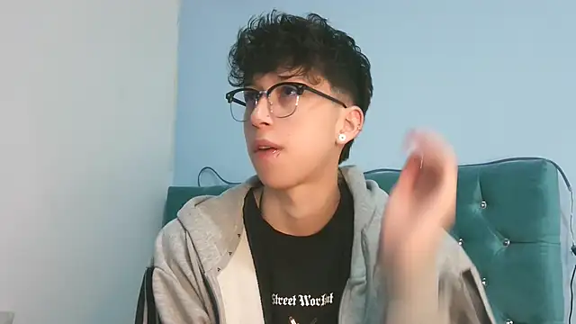 Snapshot of _Thomas_hot_ chatting on April 14, 2026, 4:28 am Thomas hot online show from April 14, 2026, 4:28 am