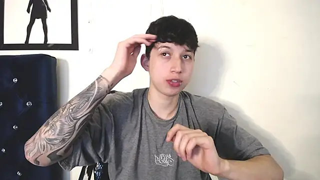  Thomas hot  online show from November 4, 2025, 3:43 am