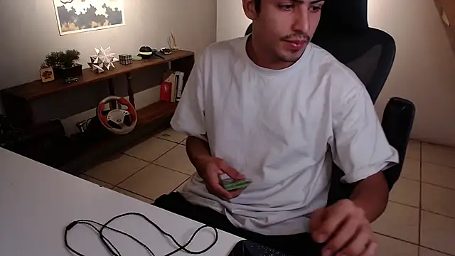 Snapshot of Thieves9 chatting on February 4, 2026, 5:41 pm Thieves9 online show from February 4, 2026, 5:41 pm