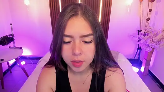 ArianaBaker online show from May 28, 2026, 1:06 pm