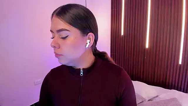 ArianaBaker online show from March 25, 2026, 1:32 pm