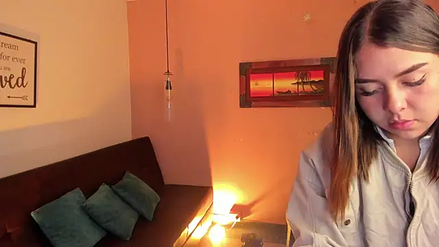 ArianaBaker online show from November 10, 2025, 12:54 pm