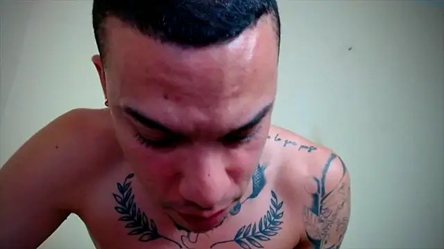 Snapshot of Osiiriis chatting on February 14, 2025, 5:30 am Osiiriis online show from February 14, 2025, 5:30 am