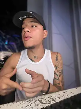 Snapshot of Osiiriis chatting on February 25, 2025, 9:31 am Osiiriis online show from February 25, 2025, 9:31 am