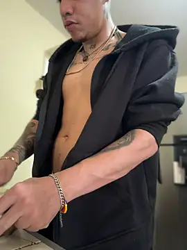 Snapshot of Osiiriis chatting on March 15, 2026, 8:05 pm Osiiriis online show from March 15, 2026, 8:05 pm