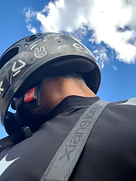 Snapshot of Osiiriis chatting on September 15, 2025, 8:42 pm Osiiriis online show from September 15, 2025, 8:42 pm