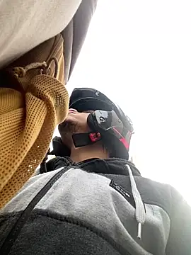 Snapshot of Osiiriis chatting on February 26, 2025, 11:43 am Osiiriis online show from February 26, 2025, 11:43 am