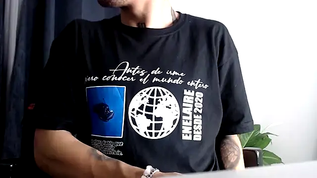 Snapshot of Osiiriis chatting on March 18, 2025, 4:51 am Osiiriis online show from March 18, 2025, 4:51 am