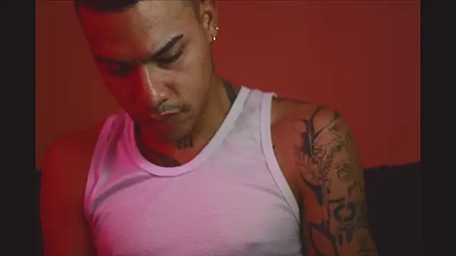 Snapshot of Osiiriis chatting on March 9, 2025, 7:15 pm Osiiriis online show from March 9, 2025, 7:15 pm