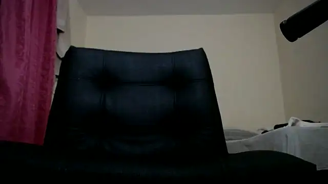 Snapshot of Osiiriis chatting on February 16, 2025, 5:37 am Osiiriis online show from February 16, 2025, 5:37 am