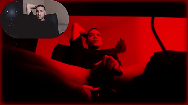 Snapshot of Osiiriis chatting on March 3, 2025, 4:32 am Osiiriis online show from March 3, 2025, 4:32 am