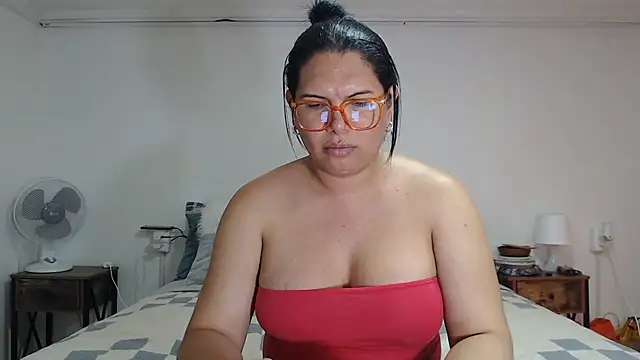 flowerdirtty online show from July 26, 2026, 4:41 am