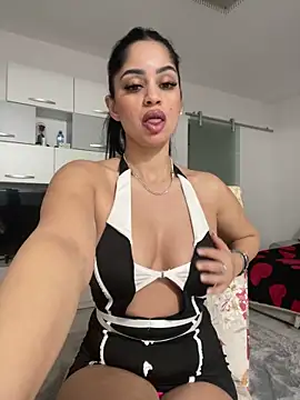  adelle online show from February 6, 2026, 12:01 pm