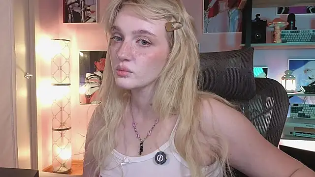 ELLIEJAY online show from July 30, 2026, 5:28 am