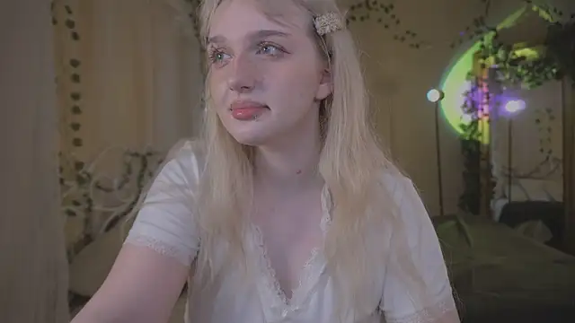 ELLIEJAY online show from July 29, 2026, 5:39 am