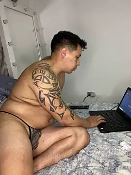 milangym127 online show from December 8, 2024, 11:29 pm