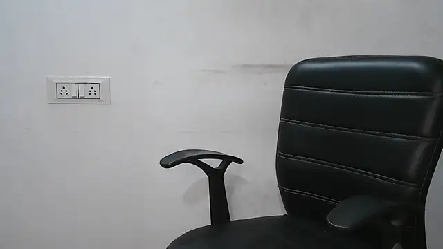 Suzie darling online show from December 28, 2024, 5:23 am