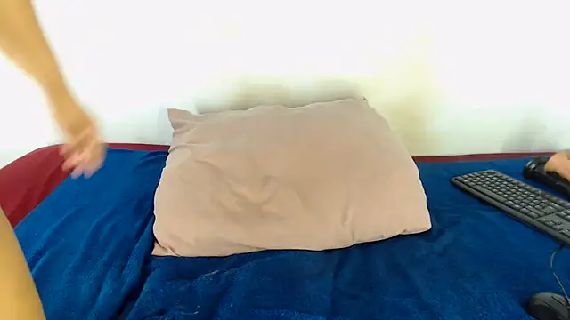 FAT ASS27 online show from November 20, 2025, 5:46 pm