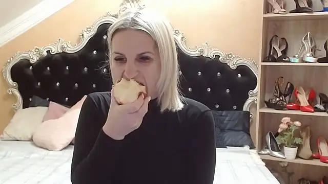 Snapshot of Perfect69XXX chatting on February 25, 2025, 6:47 am Perfect69XXX online show from February 25, 2025, 6:47 am