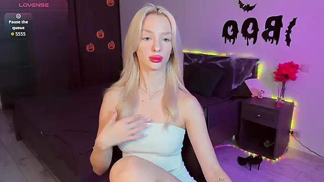 AleksaBlonde online show from October 23, 2025, 11:09 am