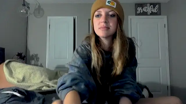 Snapshot of molly_witha_chance chatting on October 12, 2025, 6:26 am molly witha chance online show from October 12, 2025, 6:26 am