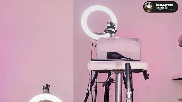 Angelst   online show from January 19, 2026, 8:07 am