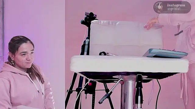 Angelst   online show from February 27, 2026, 5:07 am