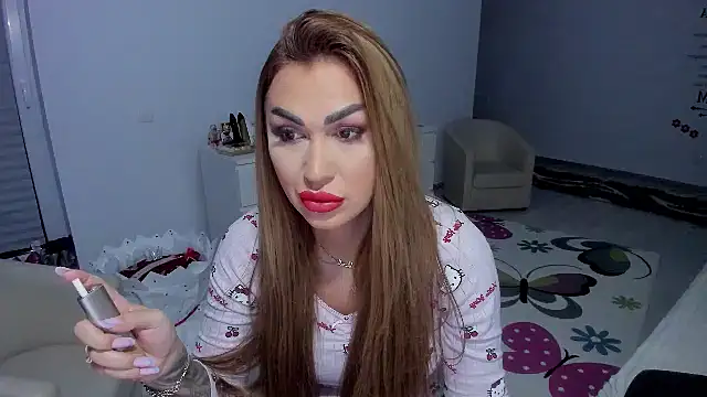 Snapshot of GlossyDiamondX chatting on February 17, 2025, 4:20 am GlossyDiamondX online show from February 17, 2025, 4:20 am