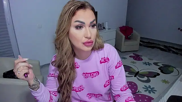 Snapshot of GlossyDiamondX chatting on February 10, 2025, 4:30 am GlossyDiamondX online show from February 10, 2025, 4:30 am