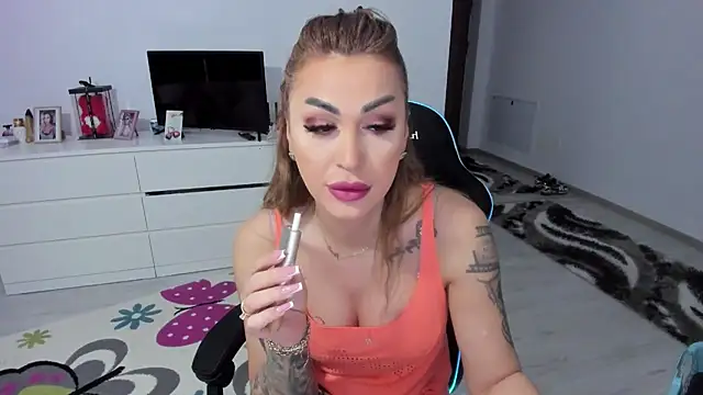 Snapshot of GlossyDiamondX chatting on March 20, 2025, 5:46 am GlossyDiamondX online show from March 20, 2025, 5:46 am