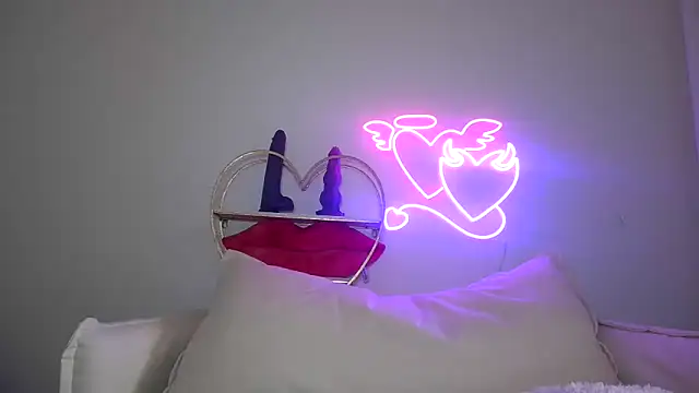 quinnmariexo online show from February 7, 2026, 6:05 pm