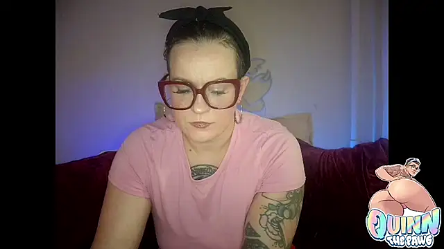 quinnmariexo online show from November 19, 2025, 9:59 pm