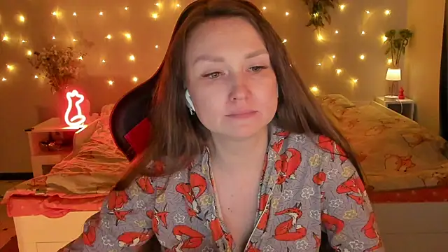 desperatehousewife   online show from July 6, 2026, 4:42 pm