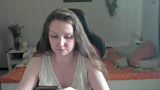 desperatehousewife   online show from July 13, 2026, 2:49 pm